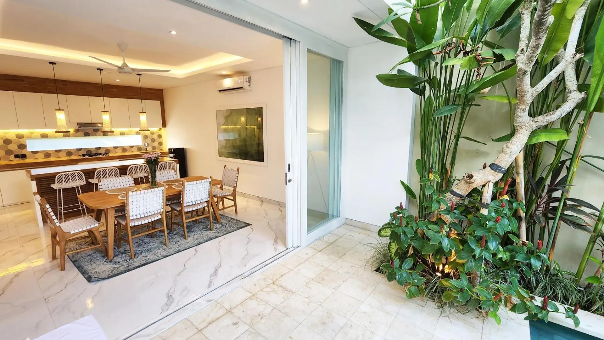 Villa Vana, Sitara Villa Group Seminyak   Seminyak (Bali)