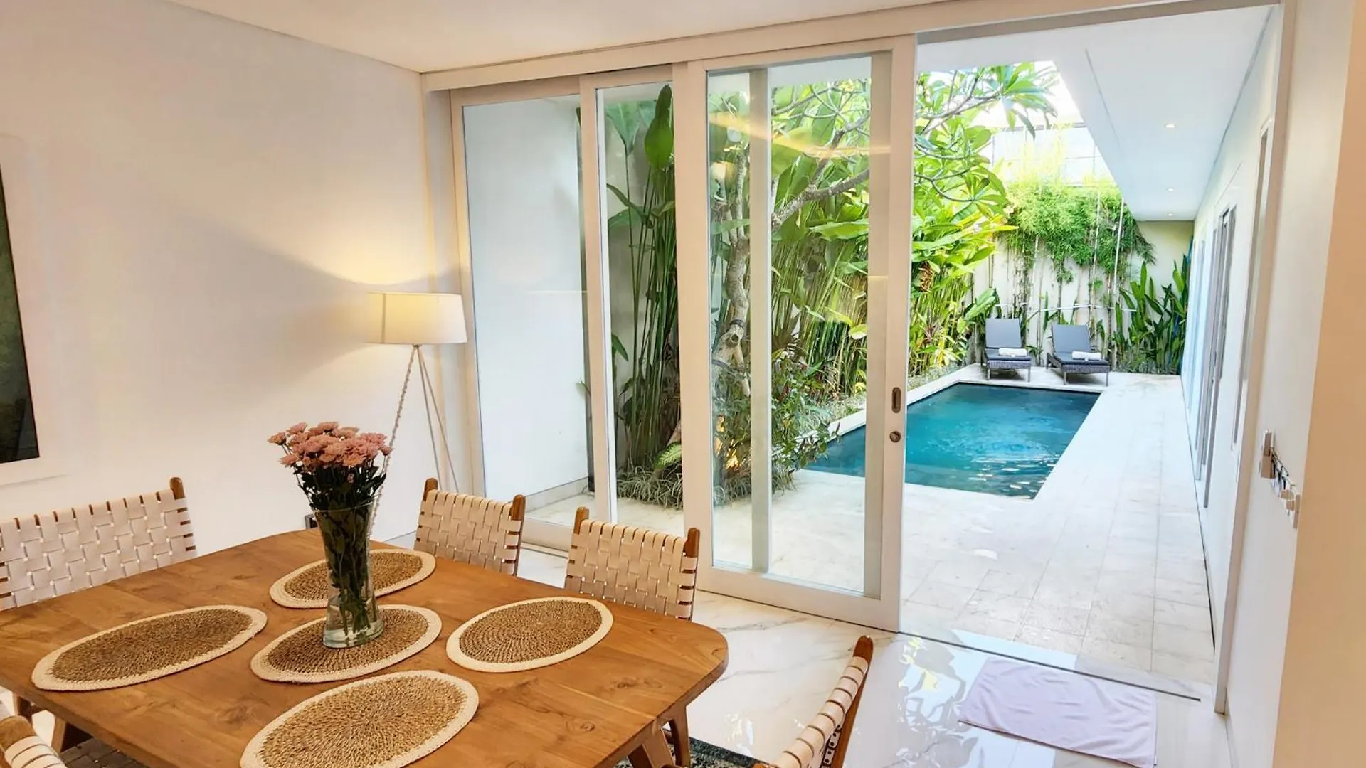 Villa Vana, Sitara Villa Group Seminyak   Seminyak (Bali)